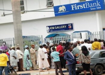 Naira Scarcity Grips Nigeria Ahead of Christmas, Protests Erupt